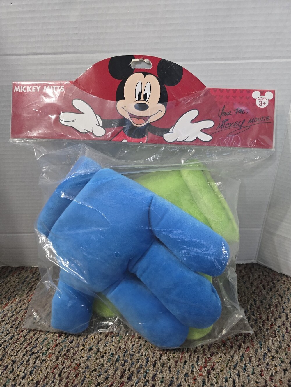 Disney Theme Park Merchandise  Mickey Mouse Mitts Plush Hand Costume Gloves NEW